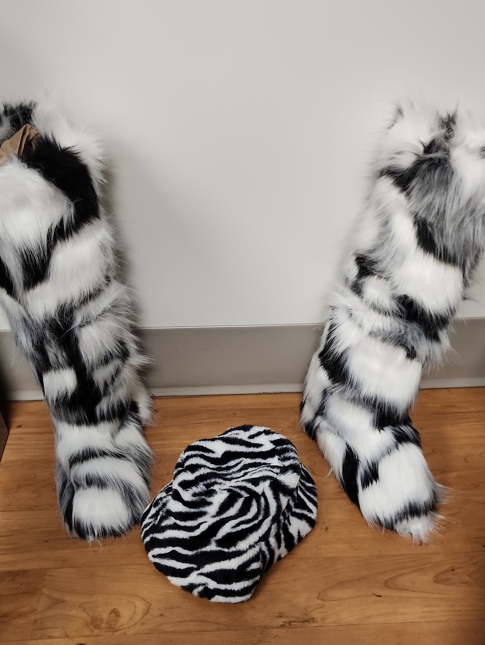 Faux Fur Zebra-Print Hat and Winter Snow Boots - Black & White